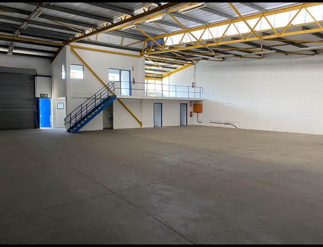 491M² WAREHOUSE TO LET IN RED HILL