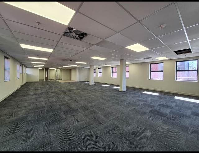 307M² OFFICE TO LET IN WAVERLEY