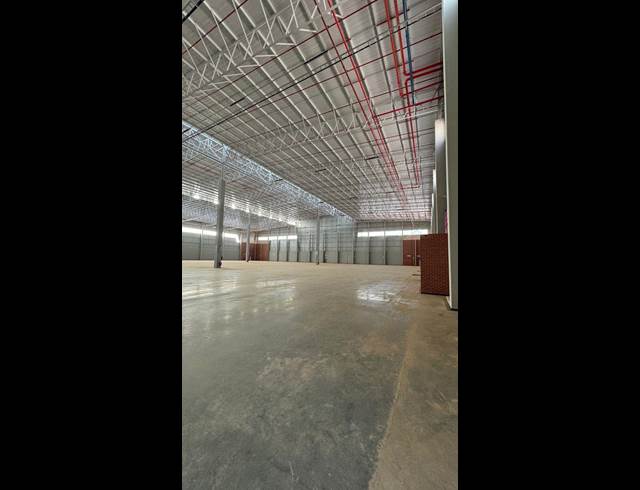 18,742M² WAREHOUSE TO LET IN LOUWLARDIA