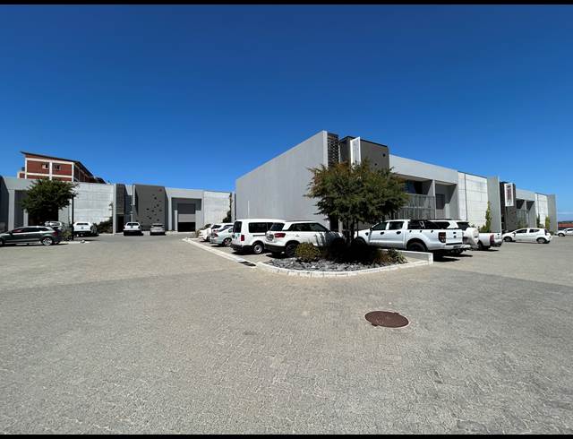 443M² BUSINESS TO LET IN BRACKENFELL INDUSTRIAL