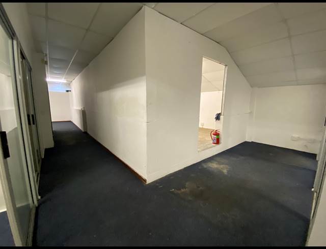 318M² WAREHOUSE TO LET IN MARCONI BEAM INDUSTRIA