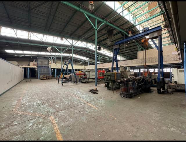 3,563M² WAREHOUSE TO LET IN INDUSTRIA WEST