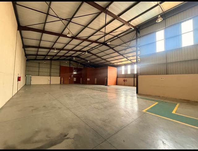 920M² WAREHOUSE TO LET IN DALPARK