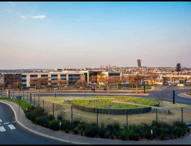 1,200M² OFFICE TO LET IN WATERFALL