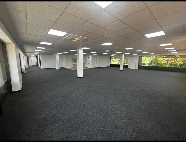 405.70M² OFFICE TO LET IN BEDFORD PARK
