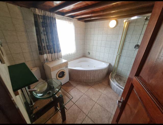 1 BEDROOM PROPERTY TO RENT IN COUNTRY CLUB