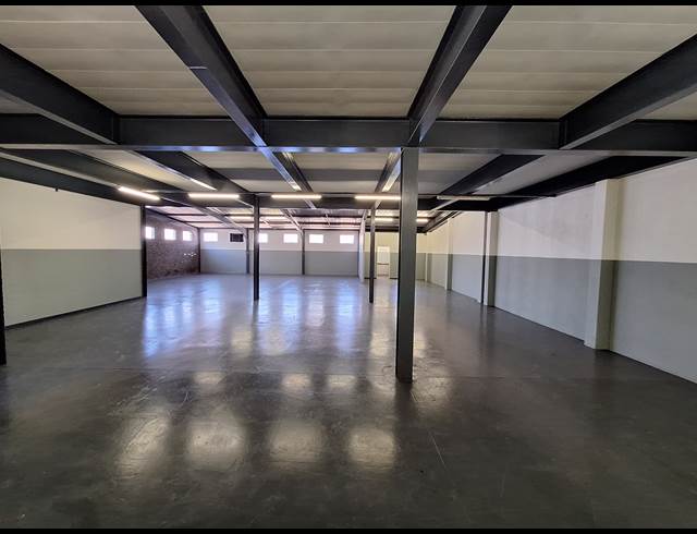 550M² WAREHOUSE TO LET IN CHAMDOR