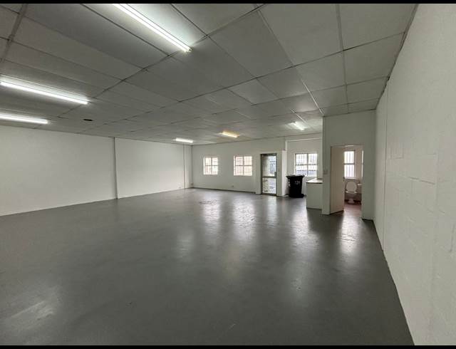 100M² WAREHOUSE TO LET IN MARCONI BEAM INDUSTRIA
