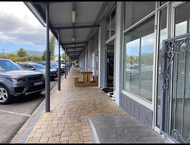 120M² RETAIL TO LET IN BERGVLIET
