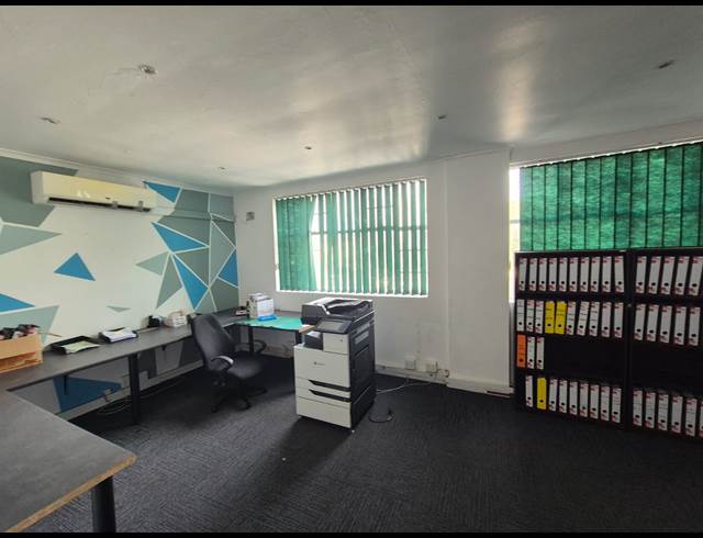 243M² OFFICE TO LET IN PAROW INDUSTRIAL