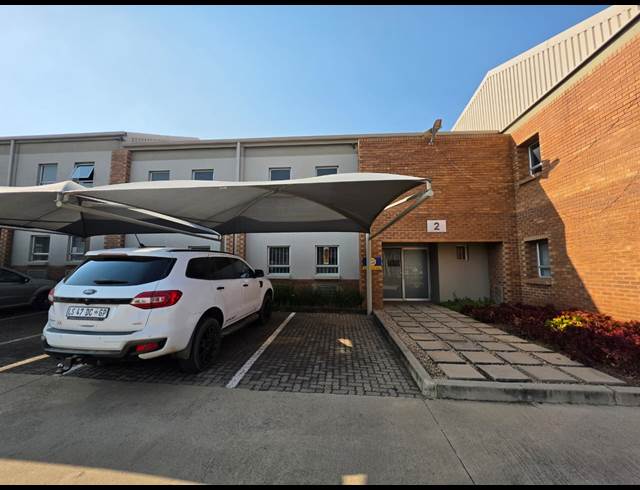 550M² WAREHOUSE TO LET IN STORMILL