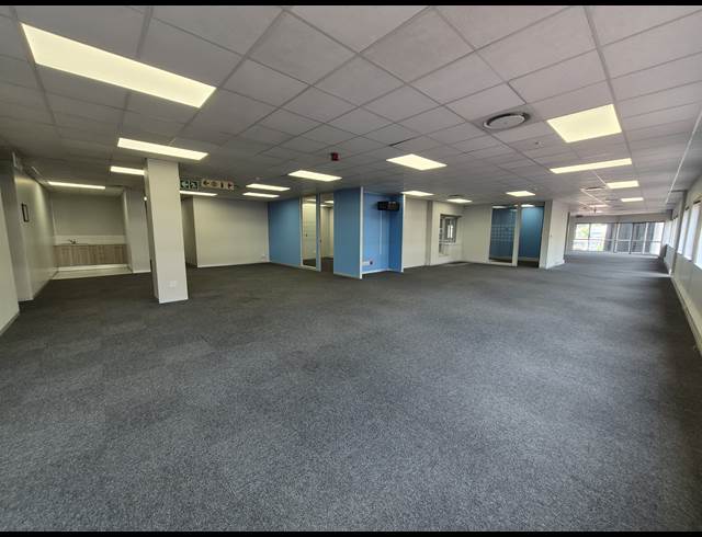 724M² OFFICE TO LET IN SANDTON CENTRAL