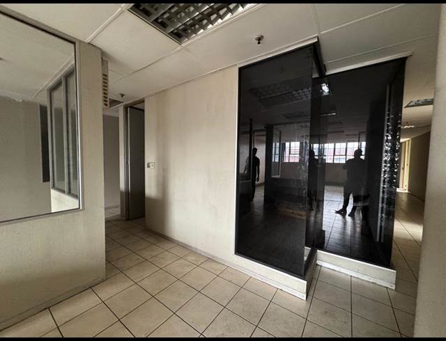 6,600M² WAREHOUSE TO LET IN INDUSTRIA WEST