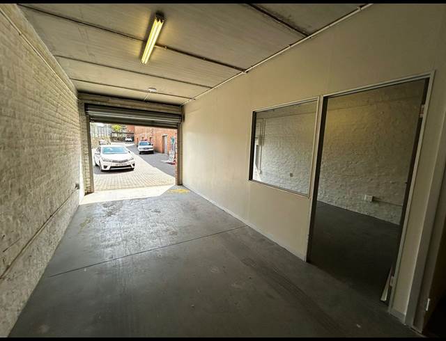90M² WAREHOUSE TO LET IN EASTGATE