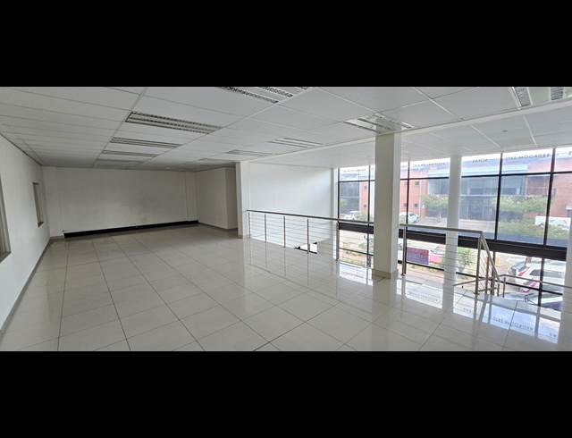 531M² SHOWROOM TO LET IN NORTH RIDING