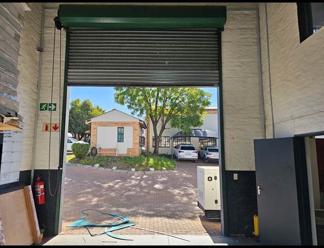 243M² MINI FACTORY TO LET IN KYA SANDS