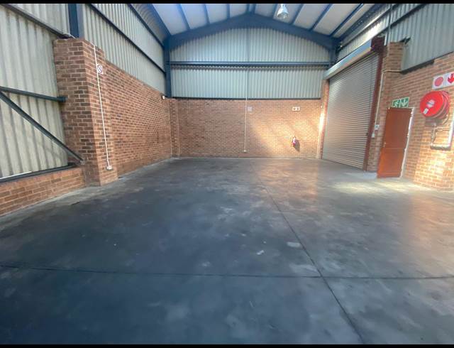 195M² WAREHOUSE TO LET IN ISANDOVALE