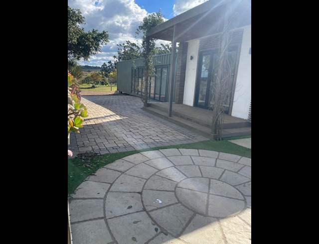 8M² OFFICE TO LET IN BALLITO RURAL