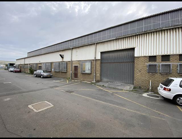 980M² WAREHOUSE TO LET IN EPPING INDUSTRIAL