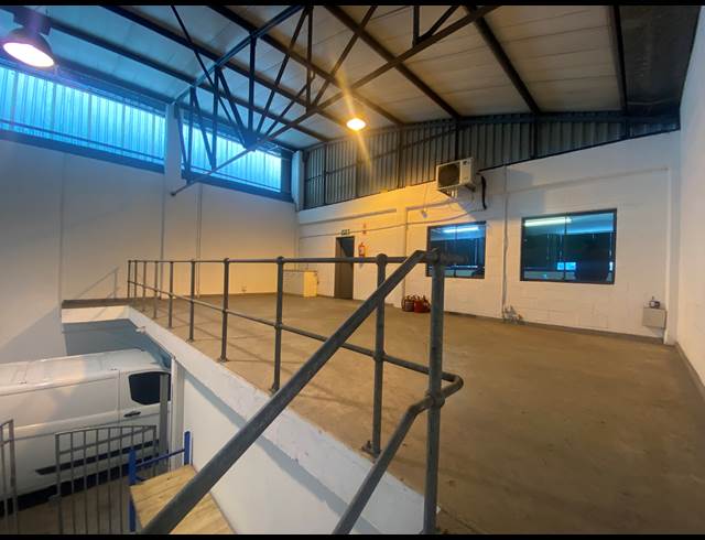 318M² WAREHOUSE TO LET IN AIRPORT INDUSTRIA