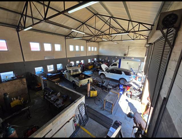 4,000M² WAREHOUSE TO LET IN STRAND CENTRAL