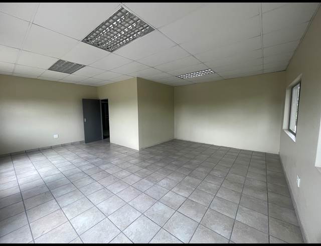30M² OFFICE TO LET IN ELDORAIGNE