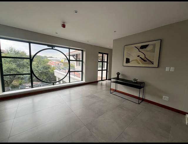 472M² OFFICE TO LET IN HYDE PARK