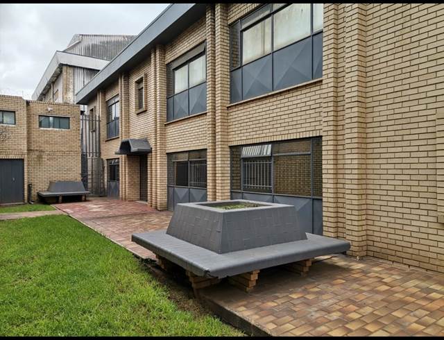 3,000M² WAREHOUSE TO LET IN BENROSE