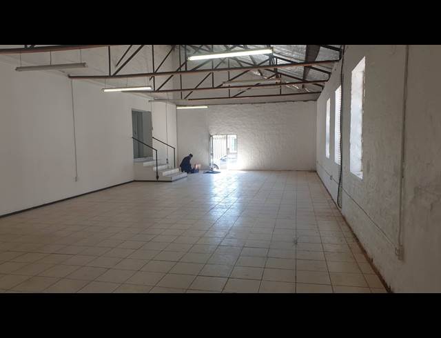 333M² FACTORY TO LET IN SALT RIVER