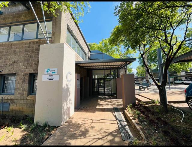 483.30M² OFFICE TO LET IN RANDJESPARK