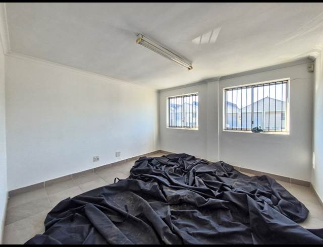 440M² WAREHOUSE TO LET IN OKAVANGO PARK