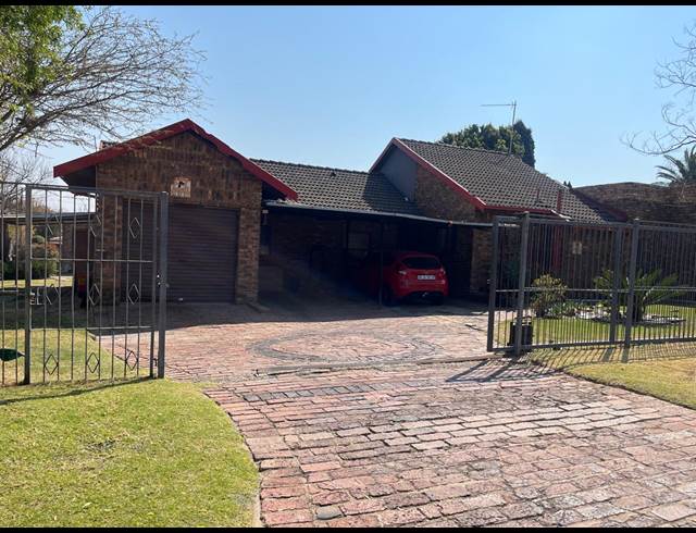 3 BEDROOM HOUSE TO LET IN NORKEM PARK