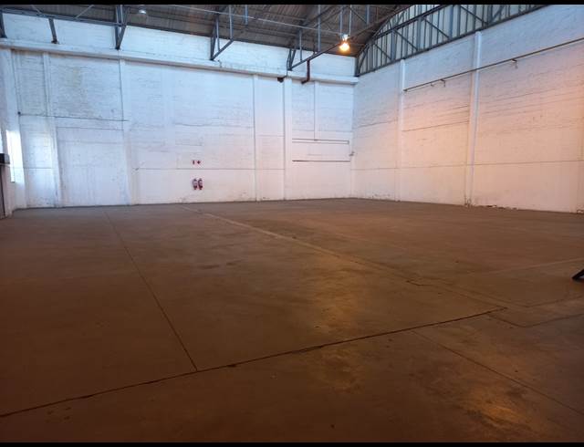 1,369M² WAREHOUSE TO LET IN BOKSBURG EAST