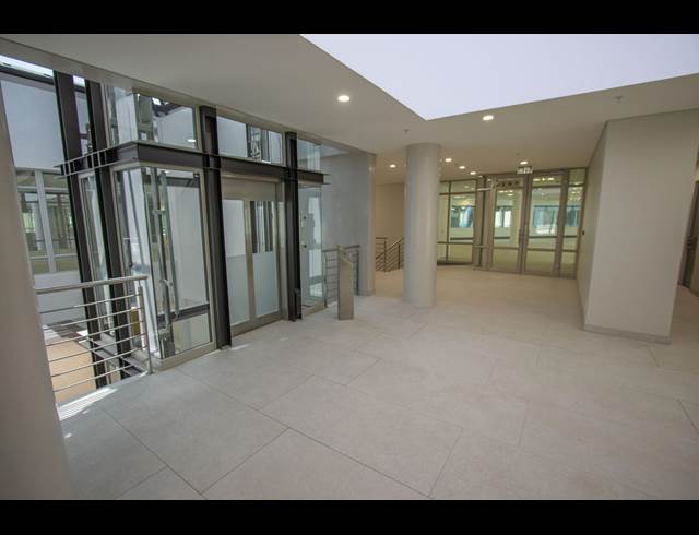 1,979M² OFFICE TO LET IN SANDTON CENTRAL