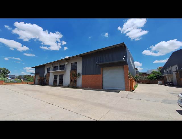 1,378M² FACTORY TO LET IN COSMO BUSINESS PARK