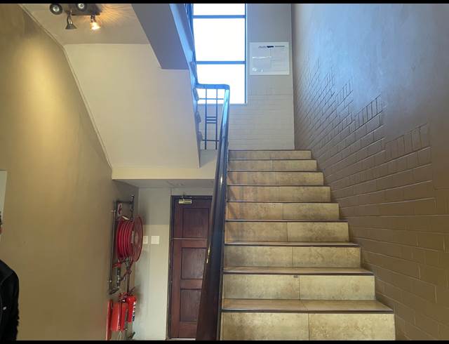 180M² OFFICE TO LET IN NDABENI