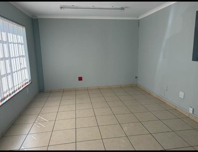 200M² WAREHOUSE TO LET IN ALBERTON NORTH