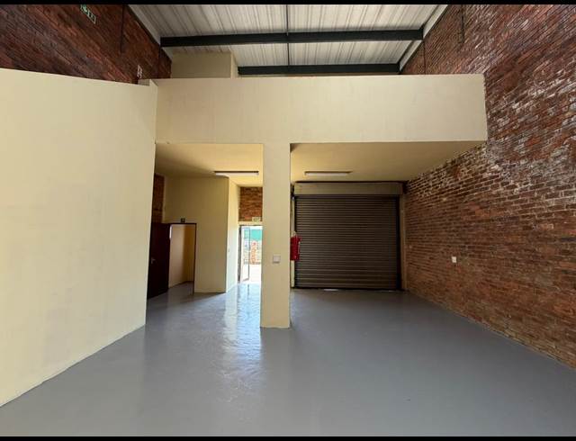 114M² WAREHOUSE TO LET IN CLAYVILLE