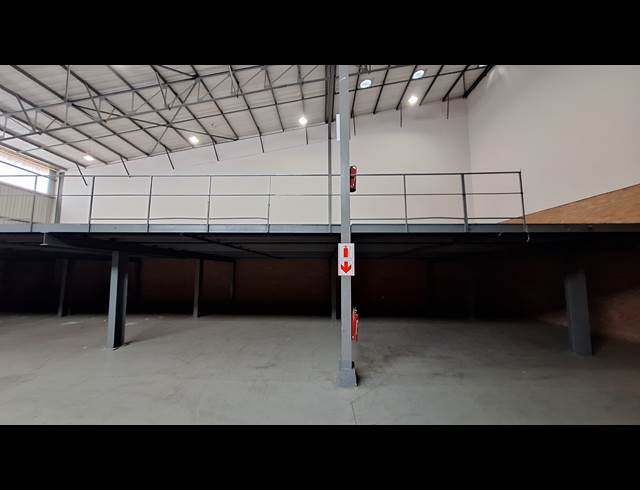 897M² WAREHOUSE TO LET IN COSMO BUSINESS PARK