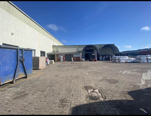 4,616M² WAREHOUSE TO LET IN WESTMEAD