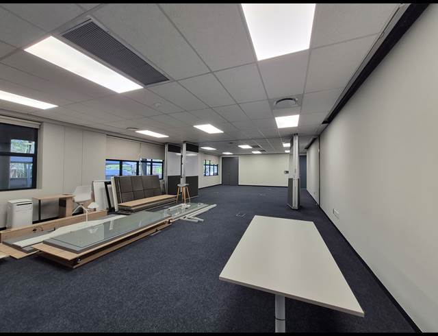 132M² OFFICE TO LET IN MELROSE ESTATE