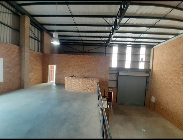 417M² WAREHOUSE TO LET IN LANSERIA