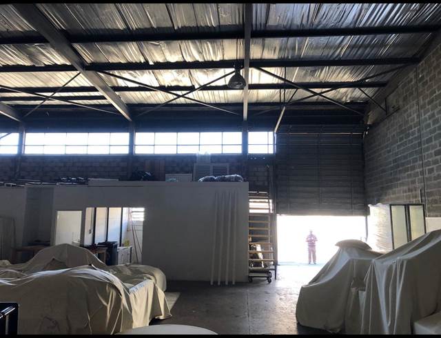400M² WAREHOUSE TO LET IN RETREAT