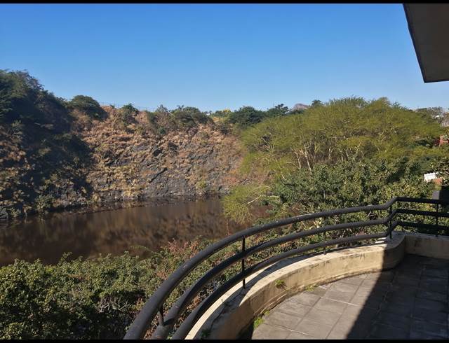 488M² OFFICE TO LET IN WESTVILLE
