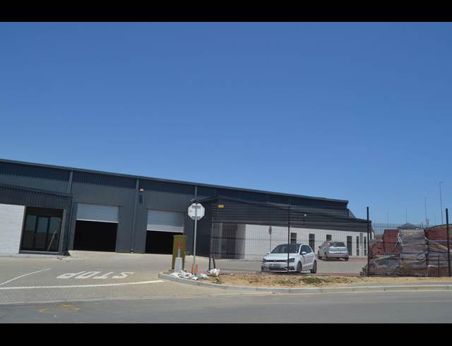 770M² WAREHOUSE TO LET IN ATLANTIC HILLS