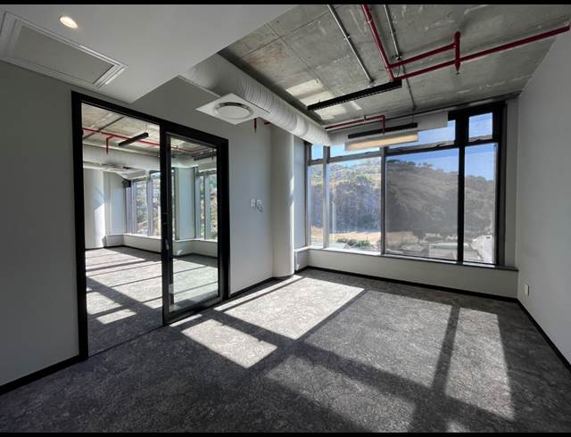 466M² OFFICE TO LET IN DE WATERKANT