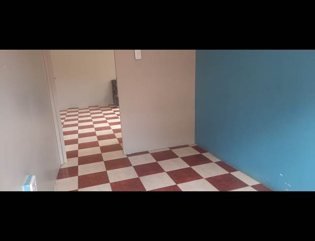 150M² BUSINESS TO LET IN ERASMIA