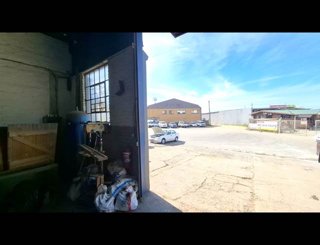 428M² WAREHOUSE TO LET IN STIKLAND INDUSTRIAL