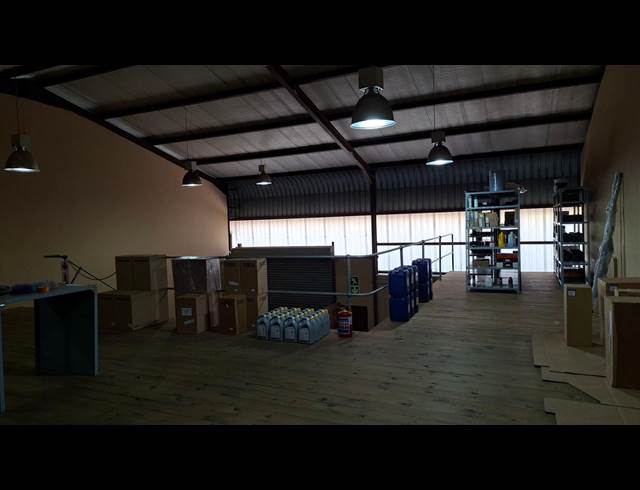 138M² WAREHOUSE TO LET IN RIVERSIDE PARK