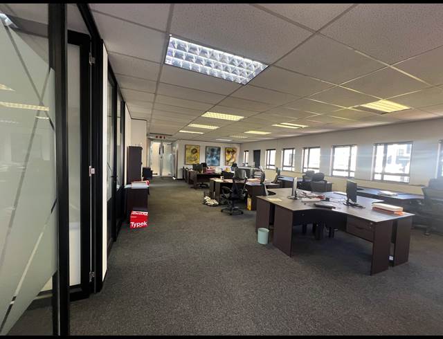 194M² OFFICE TO LET IN HYDE PARK